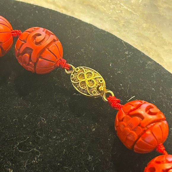 Vintage Chinese Cinnabar 4 Piece Set - Necklace, Bangle and 925 Ring & Earrings - Picture 9 of 15